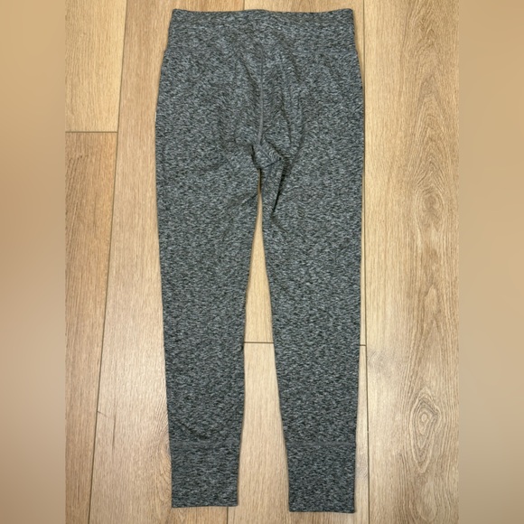 Vuori Women’s Daily Leggings Heathered Black Size Medium 7/8 Length - Picture 3 of 8